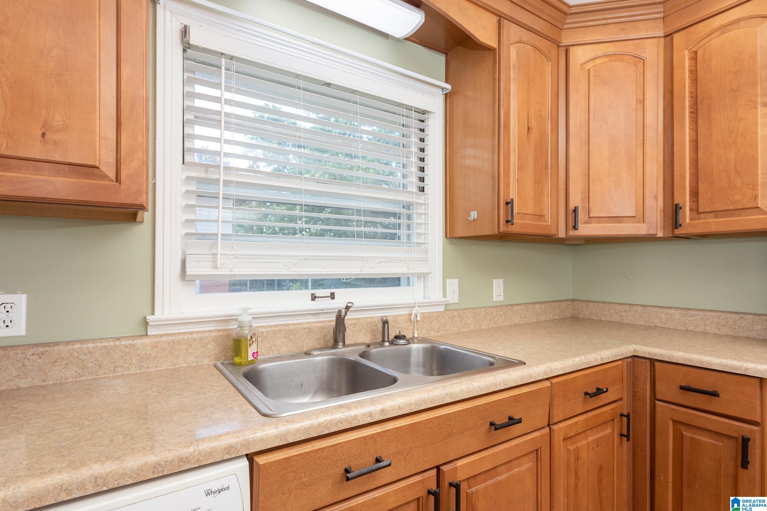 721 South Spring Street Talladega, AL 35160 - Photo 10 of 31