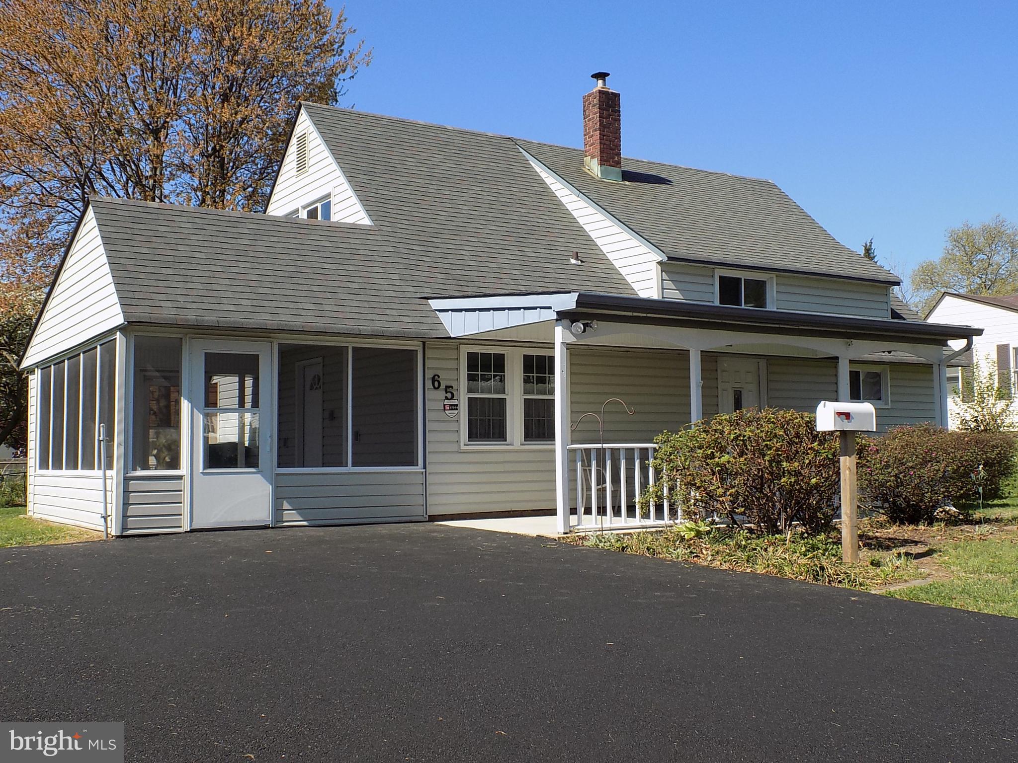 65 Ridge Lane Levittown, PA 19055 - Photo 1 of 24 Gallery Image 1