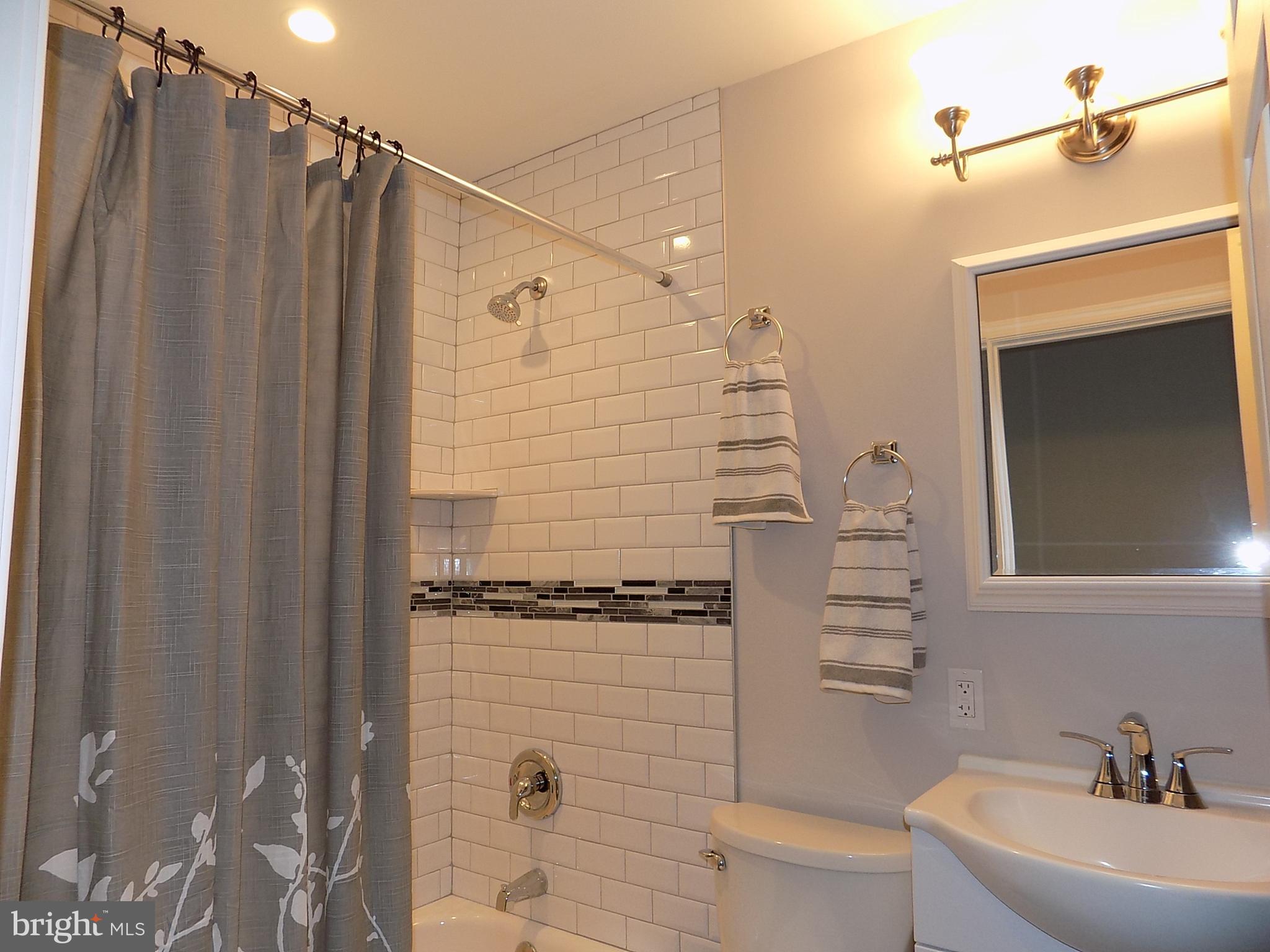 65 Ridge Lane Levittown, PA 19055 - Photo 11 of 24 Gallery Image 11