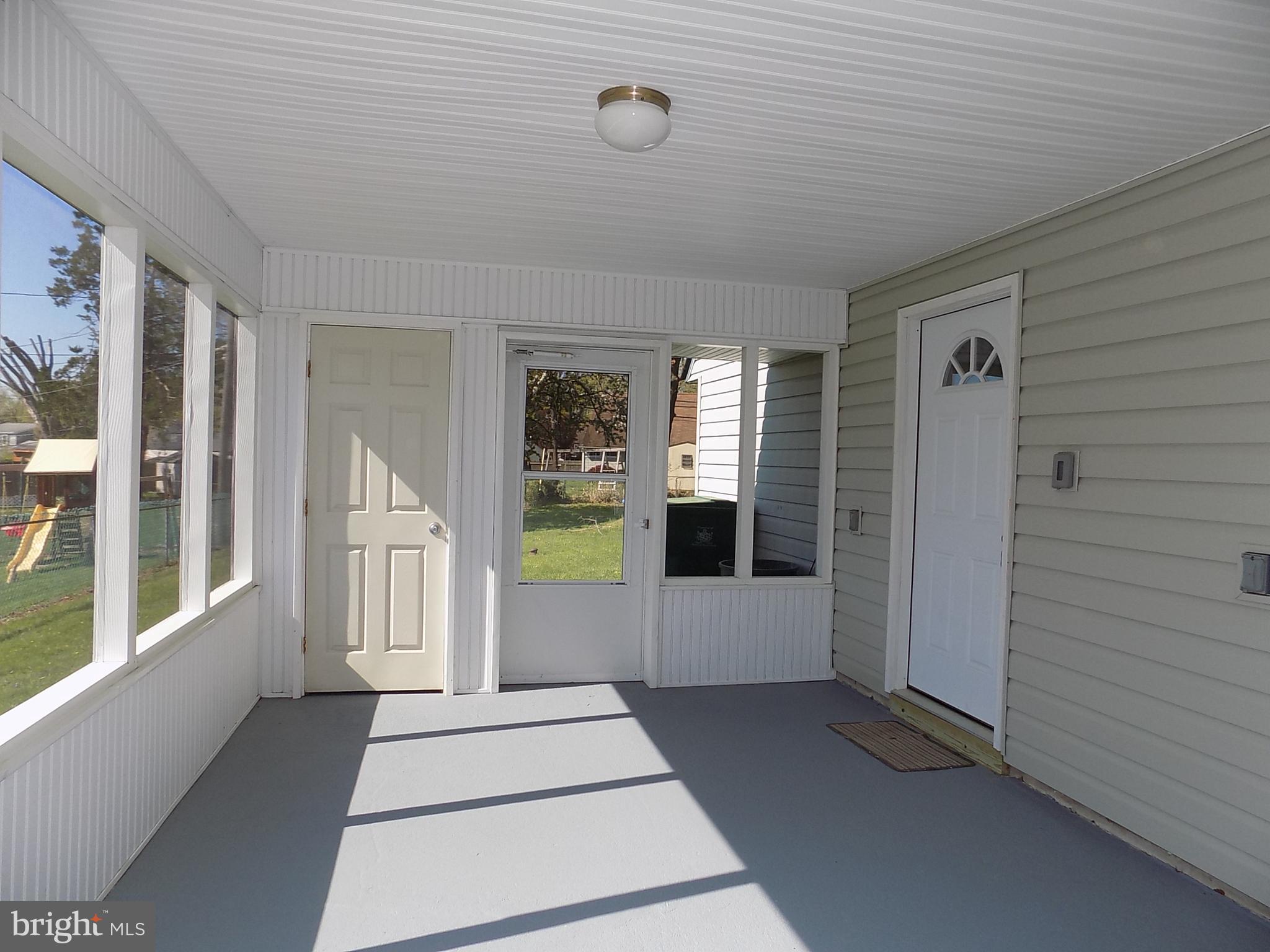 65 Ridge Lane Levittown, PA 19055 - Photo 17 of 24 Gallery Image 17
