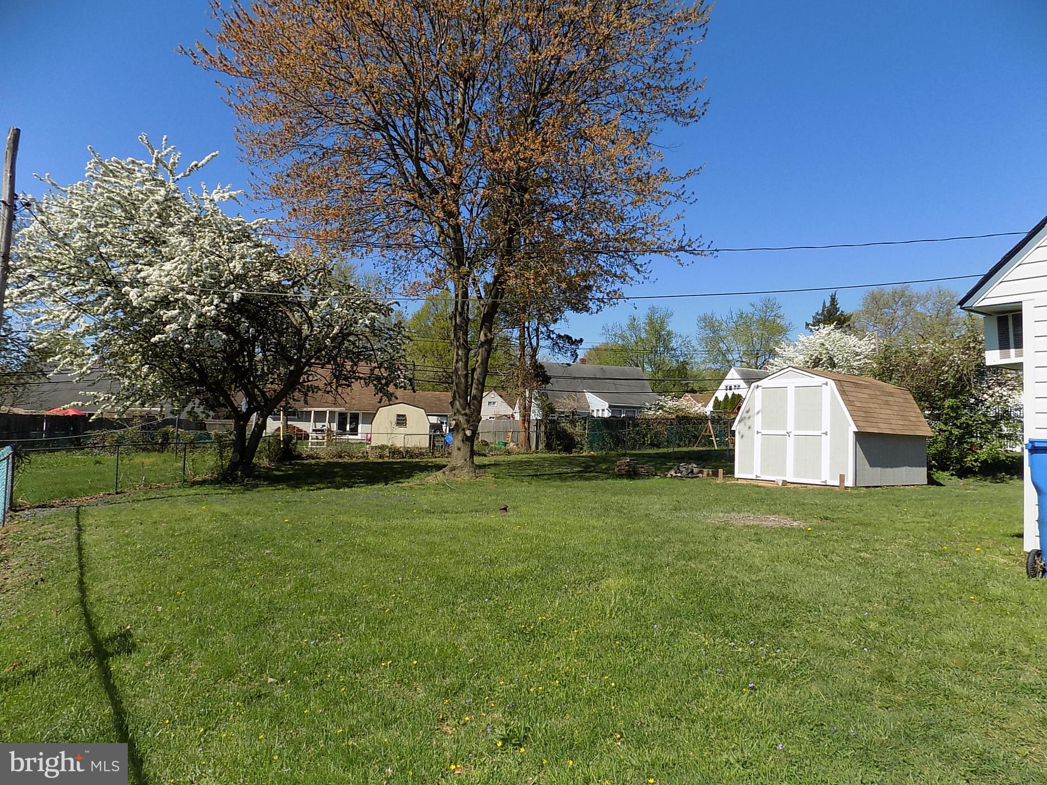 65 Ridge Lane Levittown, PA 19055 - Photo 19 of 24 Gallery Image 19