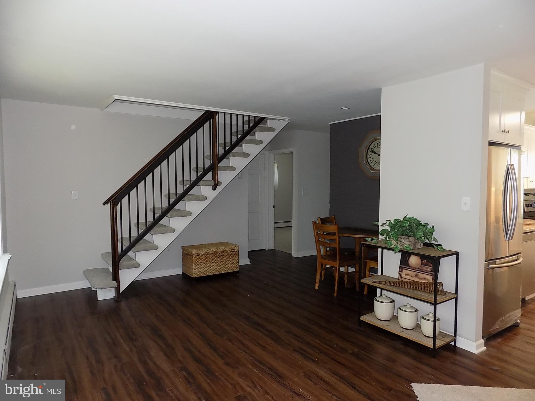65 Ridge Lane Levittown, PA 19055 - Photo 3 of 24 Gallery Image 3