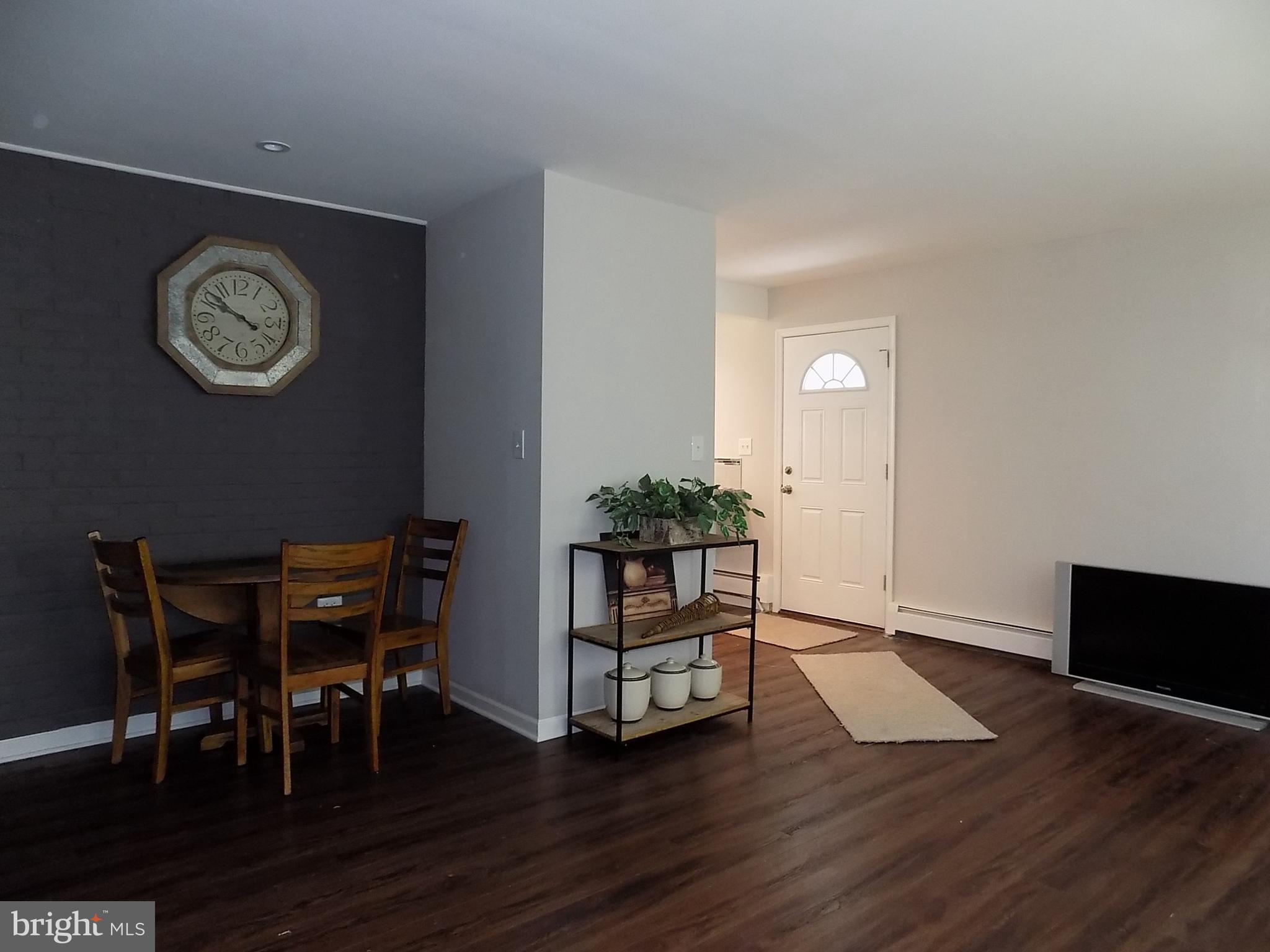65 Ridge Lane Levittown, PA 19055 - Photo 4 of 24 Gallery Image 4