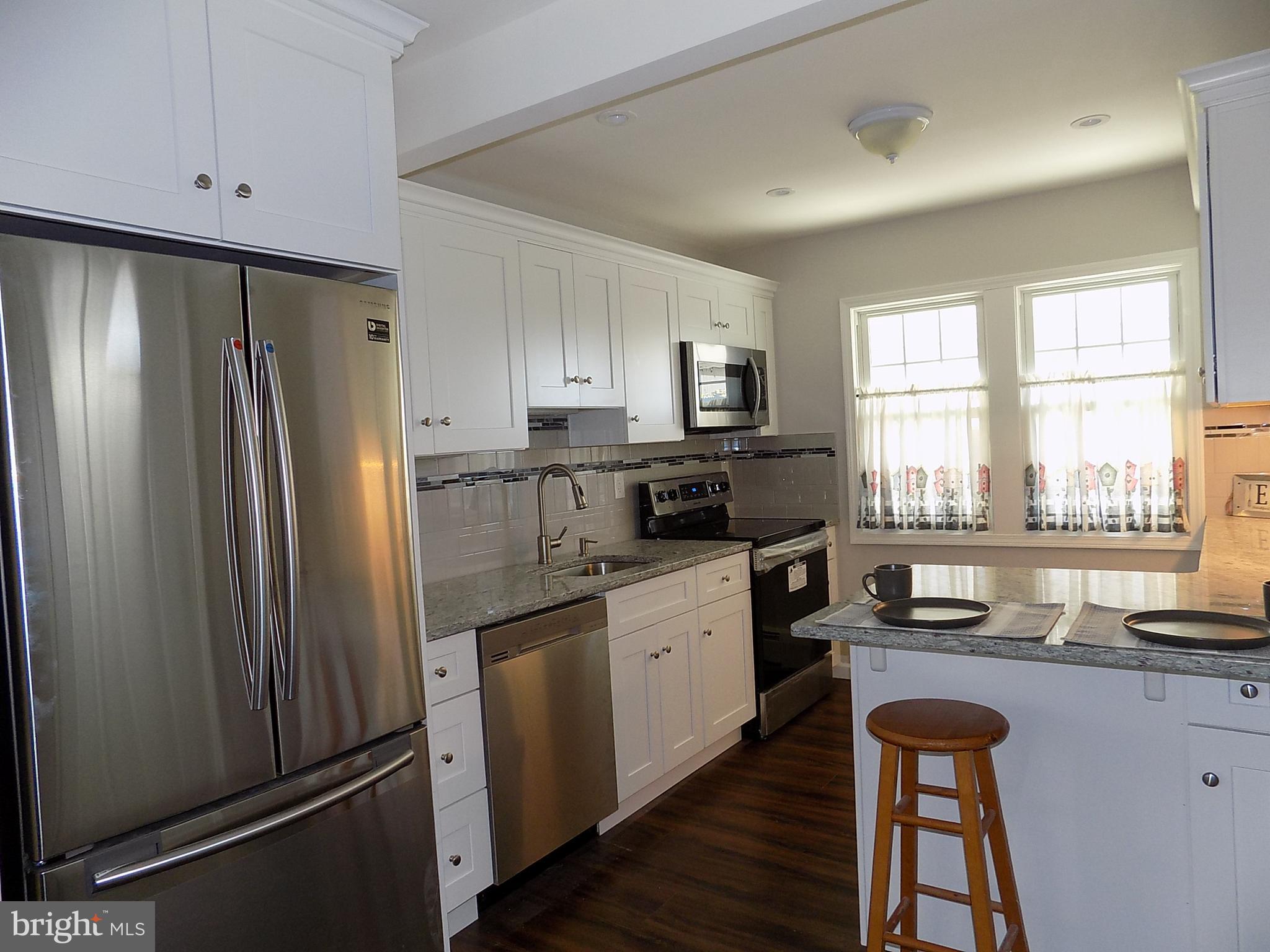 65 Ridge Lane Levittown, PA 19055 - Photo 6 of 24 Gallery Image 6