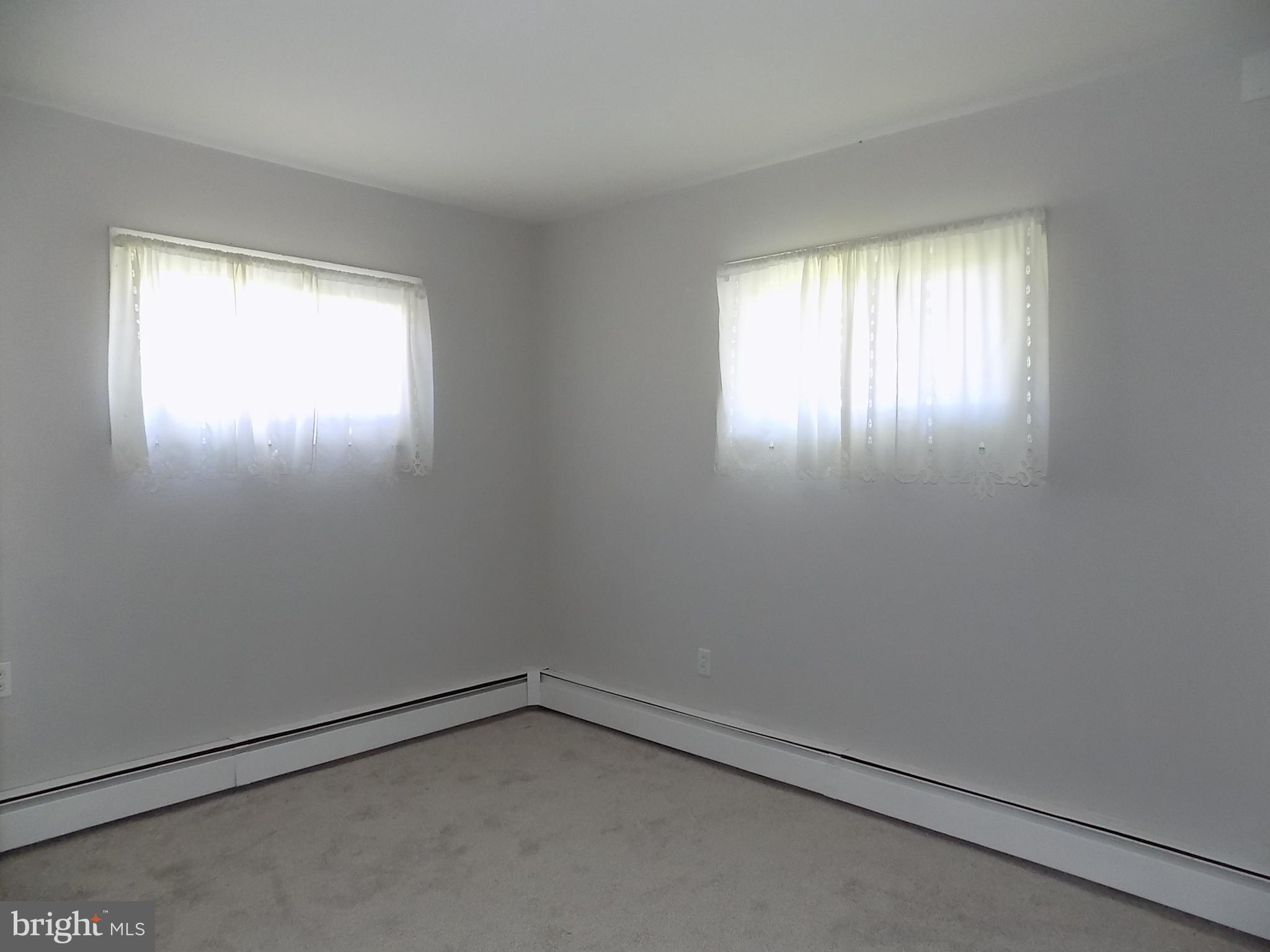 65 Ridge Lane Levittown, PA 19055 - Photo 9 of 24 Gallery Image 9