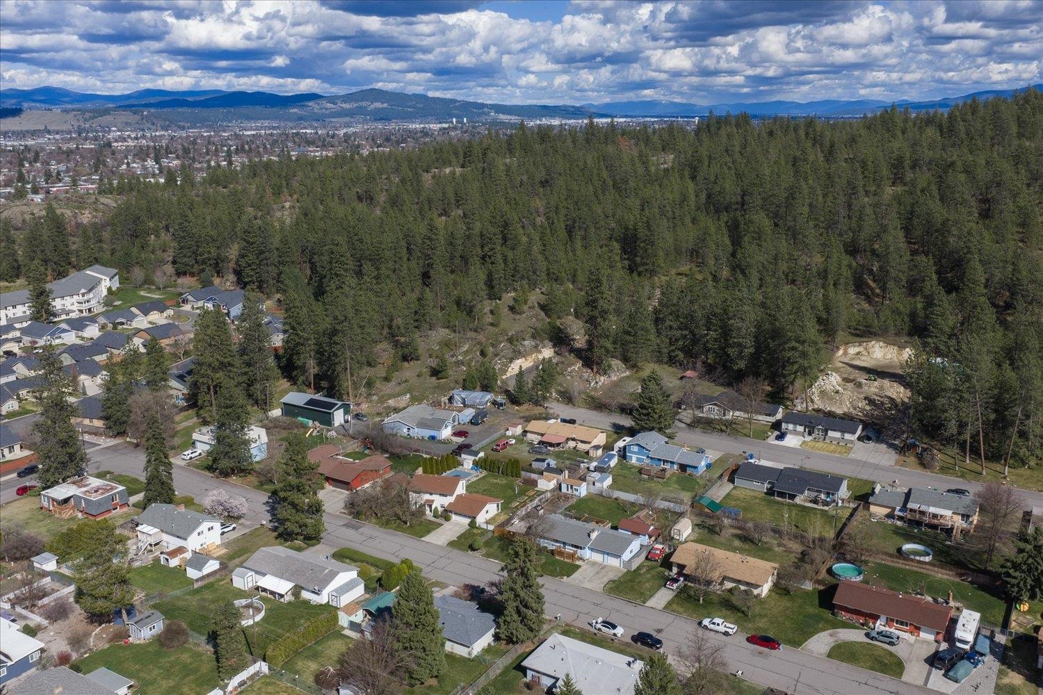 825 South Edgerton Road Spokane, WA 99212 - Photo 40 of 42