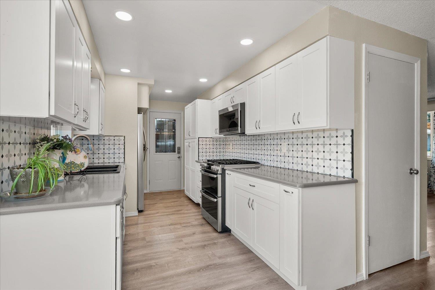 825 South Edgerton Road Spokane, WA 99212 - Photo 9 of 42