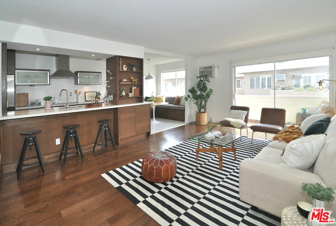 1344 North Martel Avenue, Unit 305 Los Angeles, CA 90046 - Photo 1 of 19