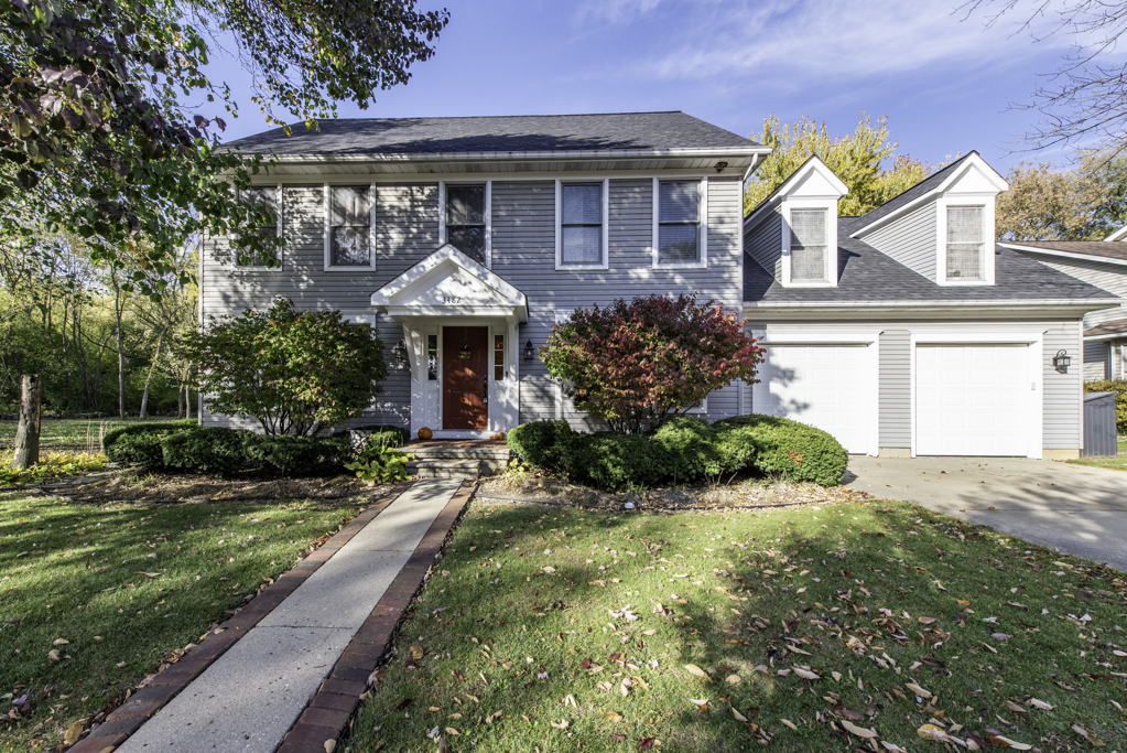 3482 Ellis Avenue Gurnee, IL 60031 - Photo 2 of 46 a front view of a house with a yard and porch