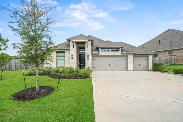 $474,000 | 122 Artisan Ridge Drive, Conroe, TX 77318