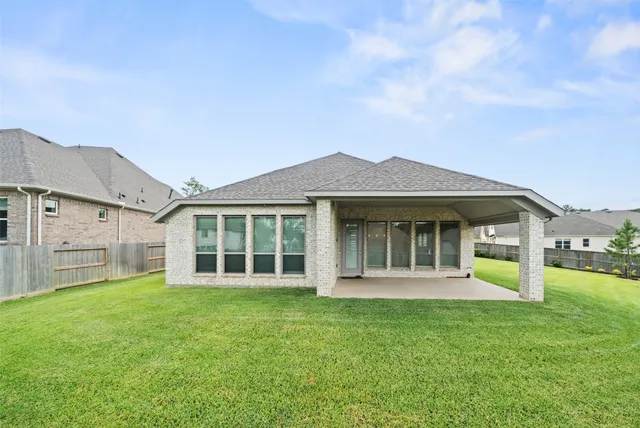 $474,000 | 122 Artisan Ridge Drive, Conroe, TX 77318