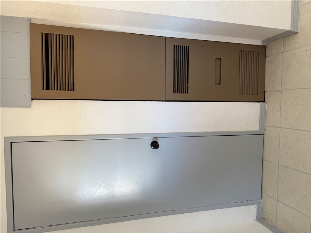 5232 Cove Road Golden Valley, AZ 86413 - Photo 13 of 28 Closet