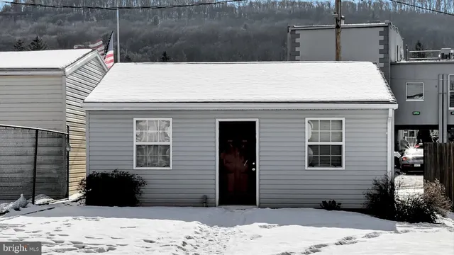 $259,900 | 1803 West End Avenue, Pottsville, PA 17901