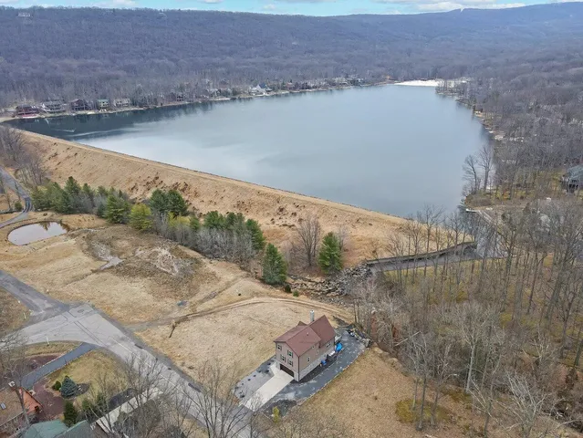 $510,000 | 16 Delaware Drive West, Hazleton, PA 18202