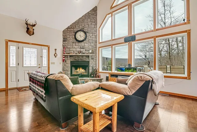 $510,000 | 16 Delaware Drive West, Hazleton, PA 18202