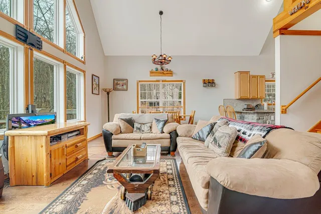 $510,000 | 16 Delaware Drive West, Hazleton, PA 18202