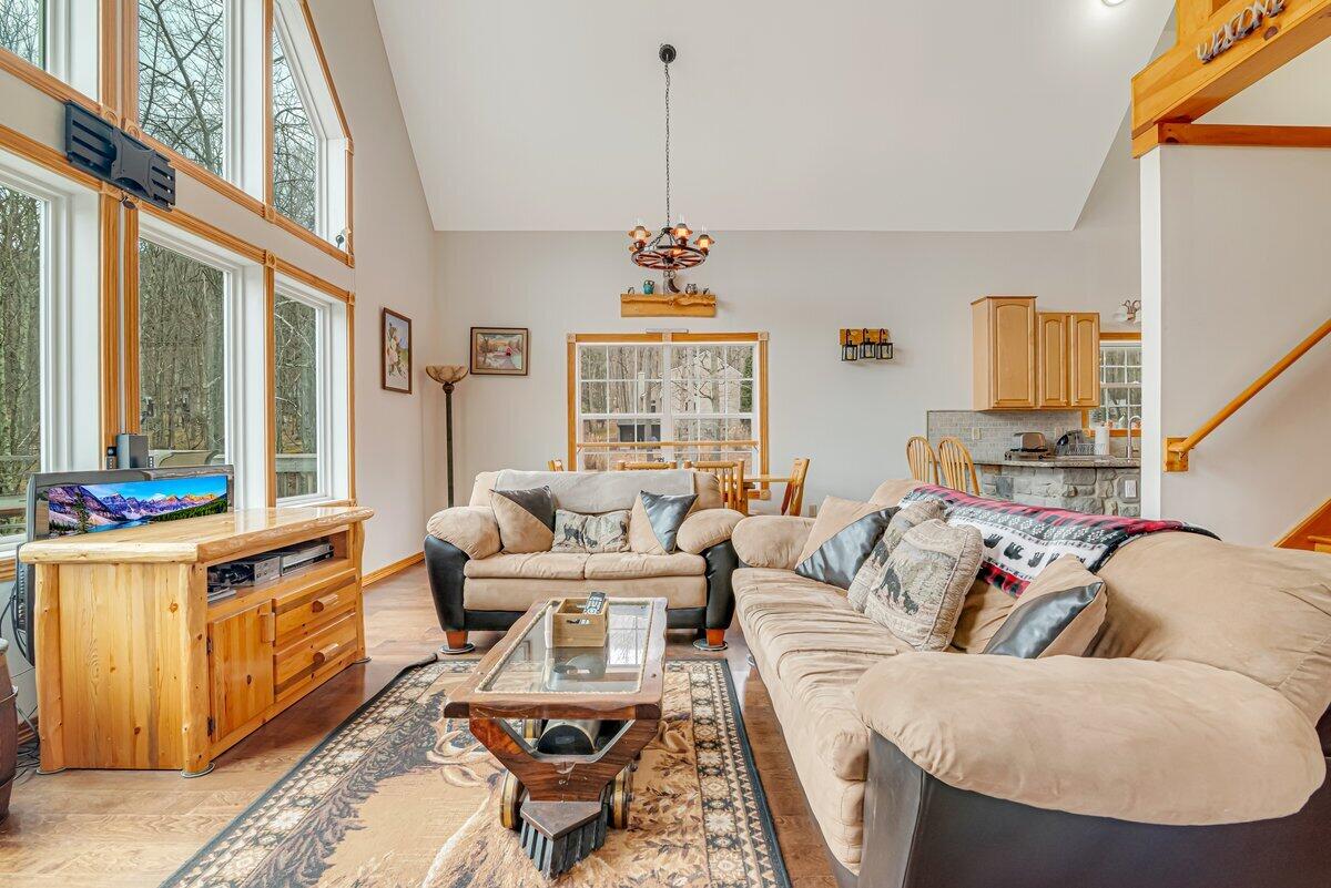 16 Delaware Drive West Hazleton, PA 18202 - Photo 15 of 49 Photo Mar 28 2025 2 27 23 PM