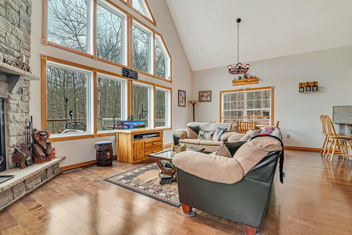 16 Delaware Drive West Hazleton, PA 18202 - Photo 16 of 49 Photo Mar 28 2025 2 21 16 PM