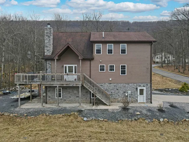$510,000 | 16 Delaware Drive West, Hazleton, PA 18202