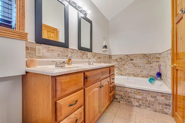 $510,000 | 16 Delaware Drive West, Hazleton, PA 18202