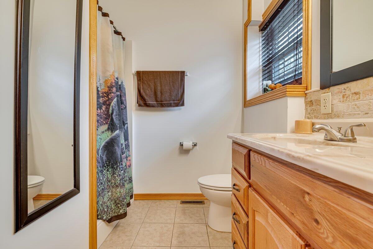 16 Delaware Drive West Hazleton, PA 18202 - Photo 39 of 49 Photo Mar 28 2025 2 15 45 PM