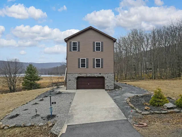 $510,000 | 16 Delaware Drive West, Hazleton, PA 18202