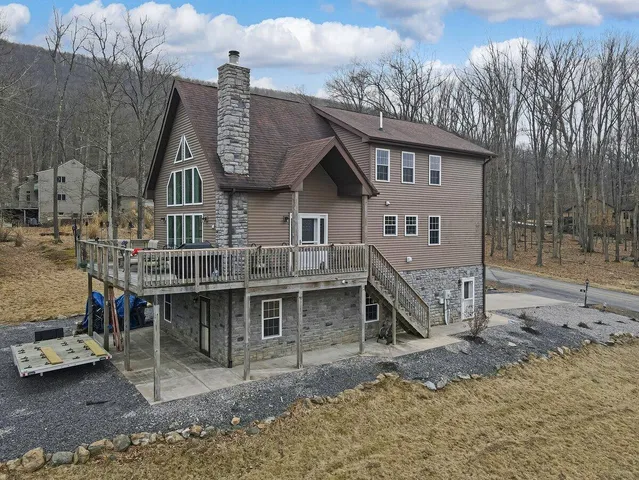 $510,000 | 16 Delaware Drive West, Hazleton, PA 18202