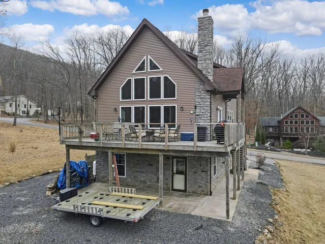 $510,000 | 16 Delaware Drive West, Hazleton, PA 18202