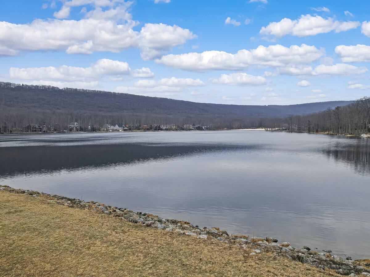 16 Delaware Drive West Hazleton, PA 18202 - Photo 10 of 49 Photo Mar 28 2025 4 13 34 PM