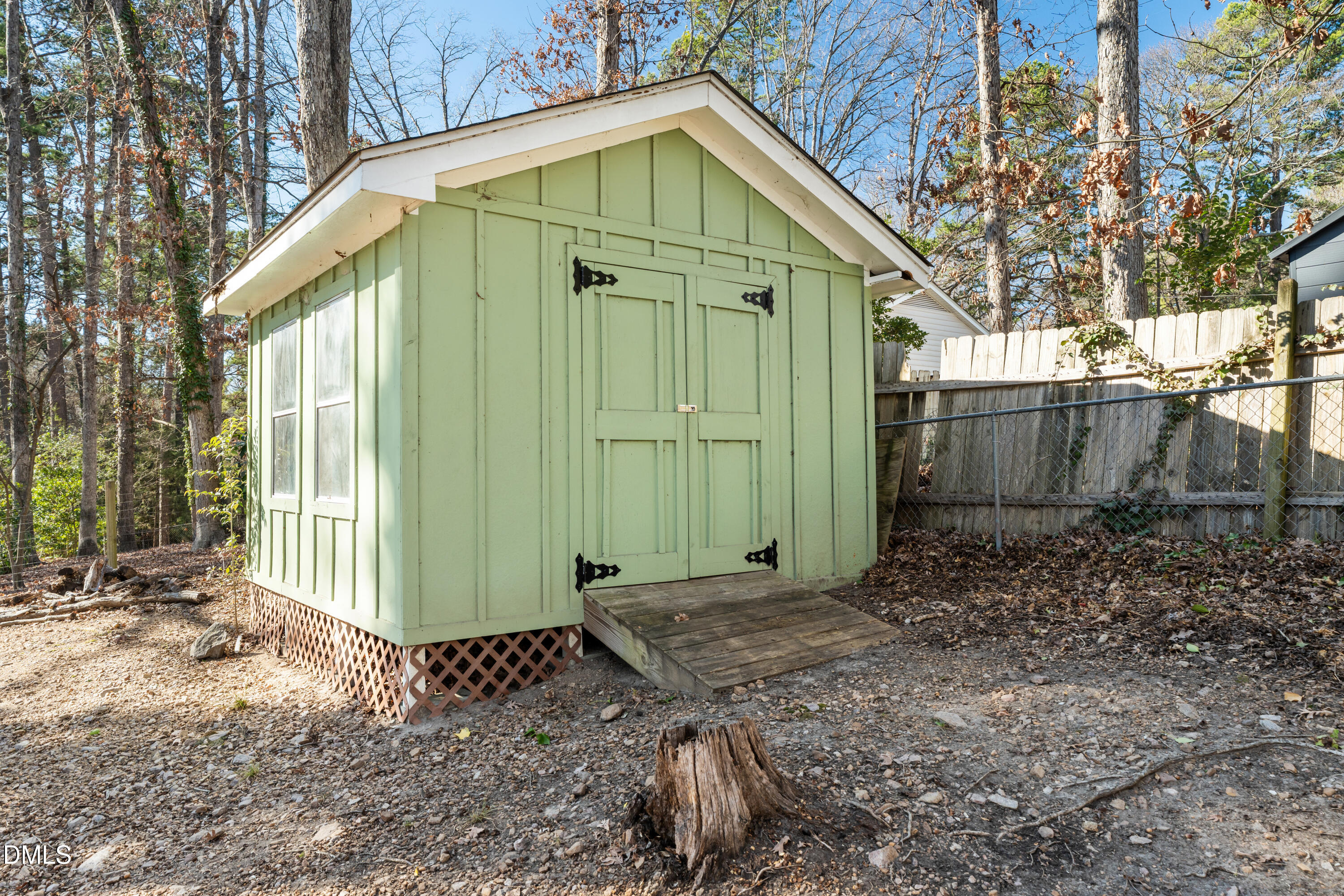 318 East Millbrook Road Raleigh, NC 27609 - Photo 34 of 45 318 E Millbrook-12