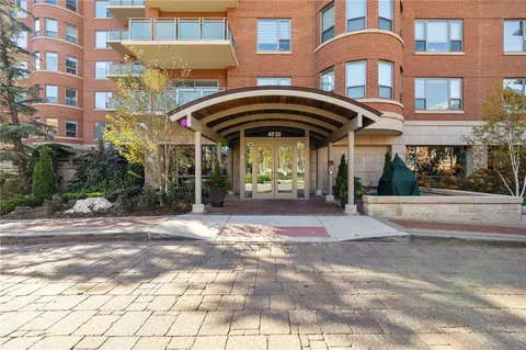 $680,000 | 4950 Central Street, Unit 307, Kansas City, MO 64112