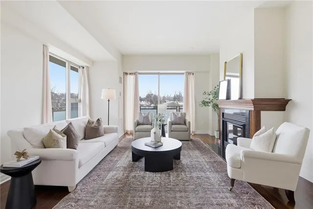 $685,000 | 4950 Central Street, Unit 307, Kansas City, MO 64112