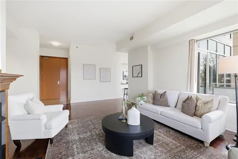 $685,000 | 4950 Central Street, Unit 307, Kansas City, MO 64112