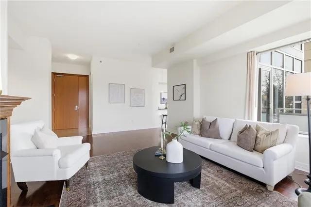 $680,000 | 4950 Central Street, Unit 307, Kansas City, MO 64112