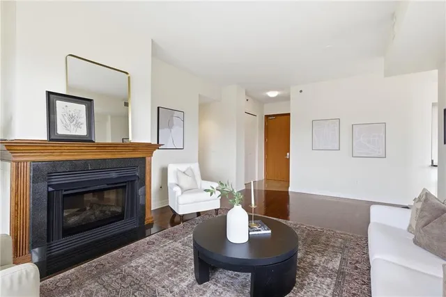 $685,000 | 4950 Central Street, Unit 307, Kansas City, MO 64112