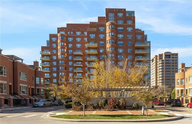 $685,000 | 4950 Central Street, Unit 307, Kansas City, MO 64112