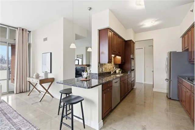 $680,000 | 4950 Central Street, Unit 307, Kansas City, MO 64112