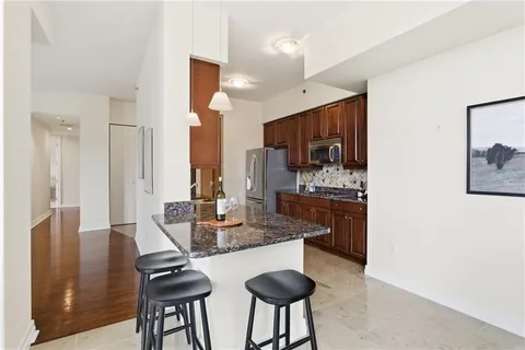 $685,000 | 4950 Central Street, Unit 307, Kansas City, MO 64112