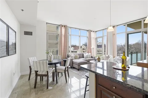 $685,000 | 4950 Central Street, Unit 307, Kansas City, MO 64112