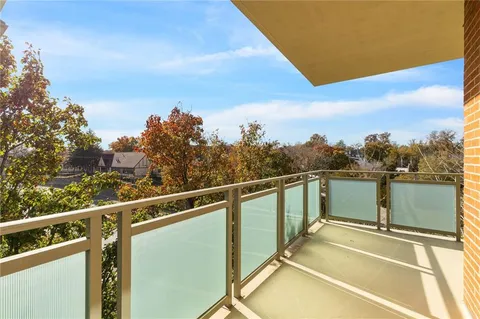 $685,000 | 4950 Central Street, Unit 307, Kansas City, MO 64112