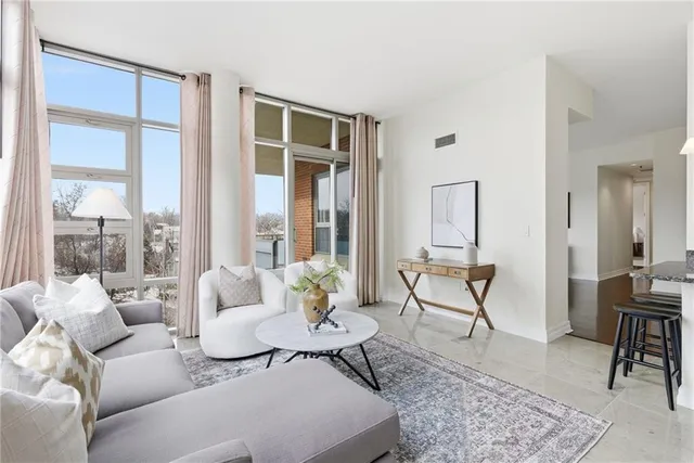 $680,000 | 4950 Central Street, Unit 307, Kansas City, MO 64112