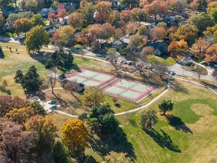 $680,000 | 4950 Central Street, Unit 307, Kansas City, MO 64112