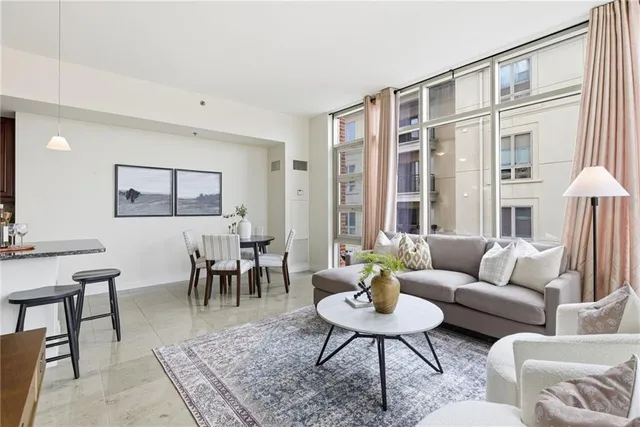 $685,000 | 4950 Central Street, Unit 307, Kansas City, MO 64112