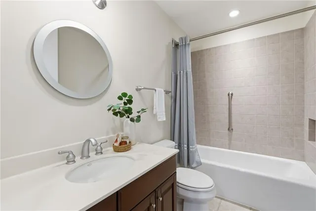 $685,000 | 4950 Central Street, Unit 307, Kansas City, MO 64112