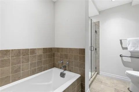 $680,000 | 4950 Central Street, Unit 307, Kansas City, MO 64112