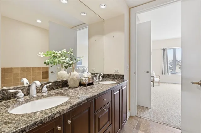 $680,000 | 4950 Central Street, Unit 307, Kansas City, MO 64112