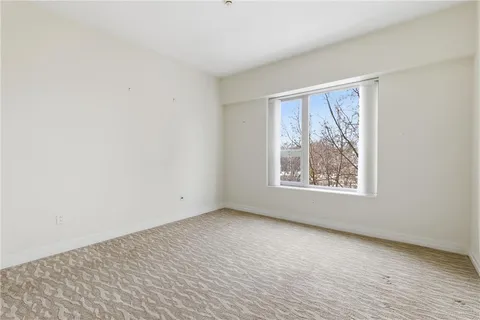 $680,000 | 4950 Central Street, Unit 307, Kansas City, MO 64112