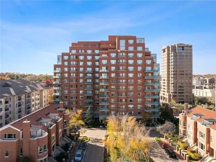 $680,000 | 4950 Central Street, Unit 307, Kansas City, MO 64112