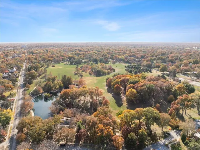 $685,000 | 4950 Central Street, Unit 307, Kansas City, MO 64112