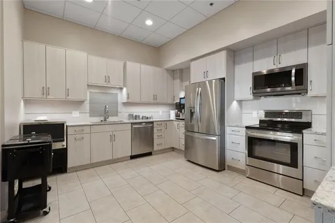 $685,000 | 4950 Central Street, Unit 307, Kansas City, MO 64112